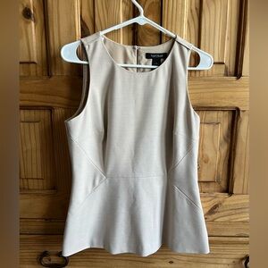 Beautiful White House Black Market Top Size 6